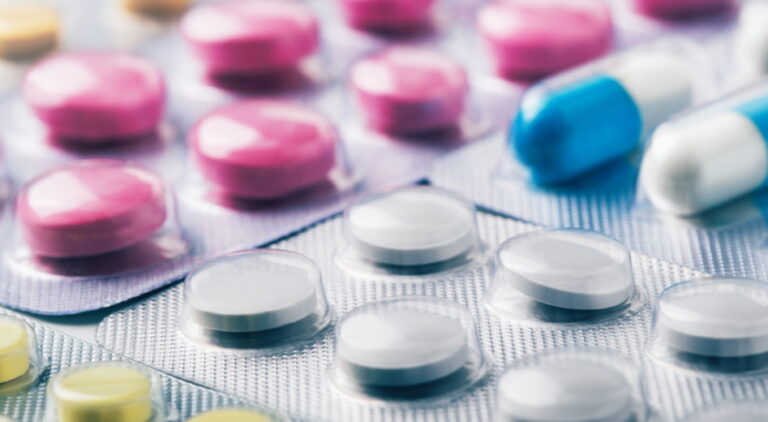 کابینہ نے 20 ادویات کی قیمتوں میں 30 فیصد تک کمی کی منظوری دے دی