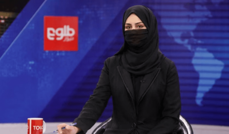 افغان براڈکاسٹر خواتین کے دن کے موقع پر حقوق پر بات کرنے کے لیے نایاب تمام خواتین پینل کو نشر کرتا ہے۔